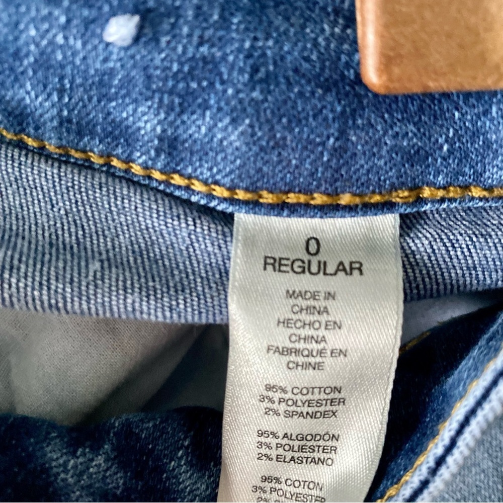 Chico’s Platinum Flare Jeans Size 4 Regular - Picture 5 of 6